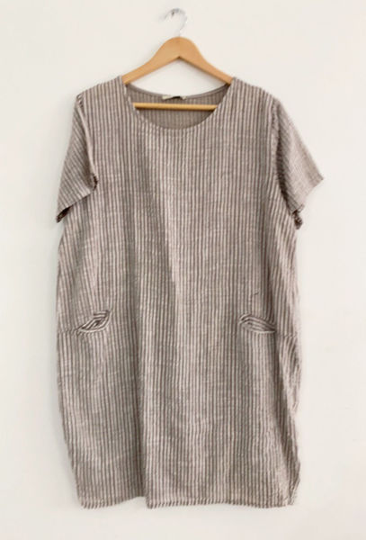 BP STRIPED DRESS TAUPE