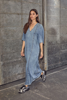 L'AMITIÉ KJOLE DENIM RAW HEM BLUE