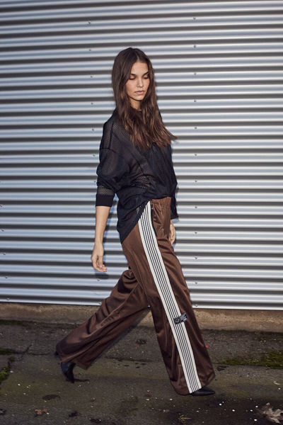 HL BAGGY TRACK PANTS MOCCA