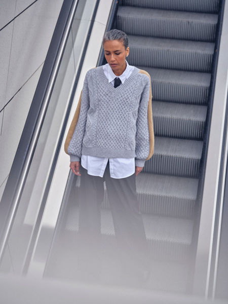 173270 MMBeth Ottili V-neck Knit GREY