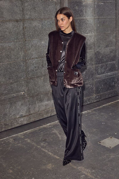 HL LOGO TAPE TRACK PANT BLACK